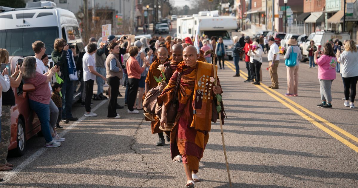 Buddhist Monks ongoing 'Walk for Peace' reaches Lexington drawing hundreds
