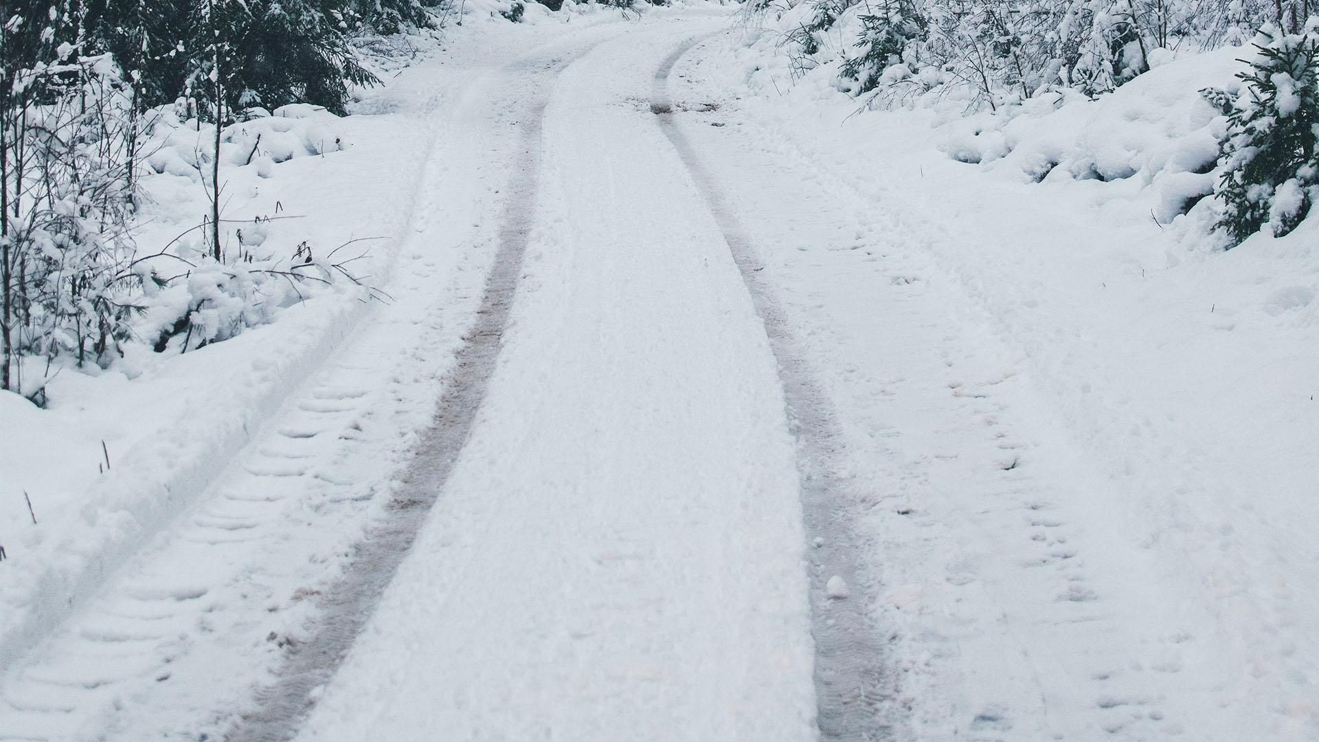 NCDOT starts prepping roads for snow, towns ready crews for another winter storm