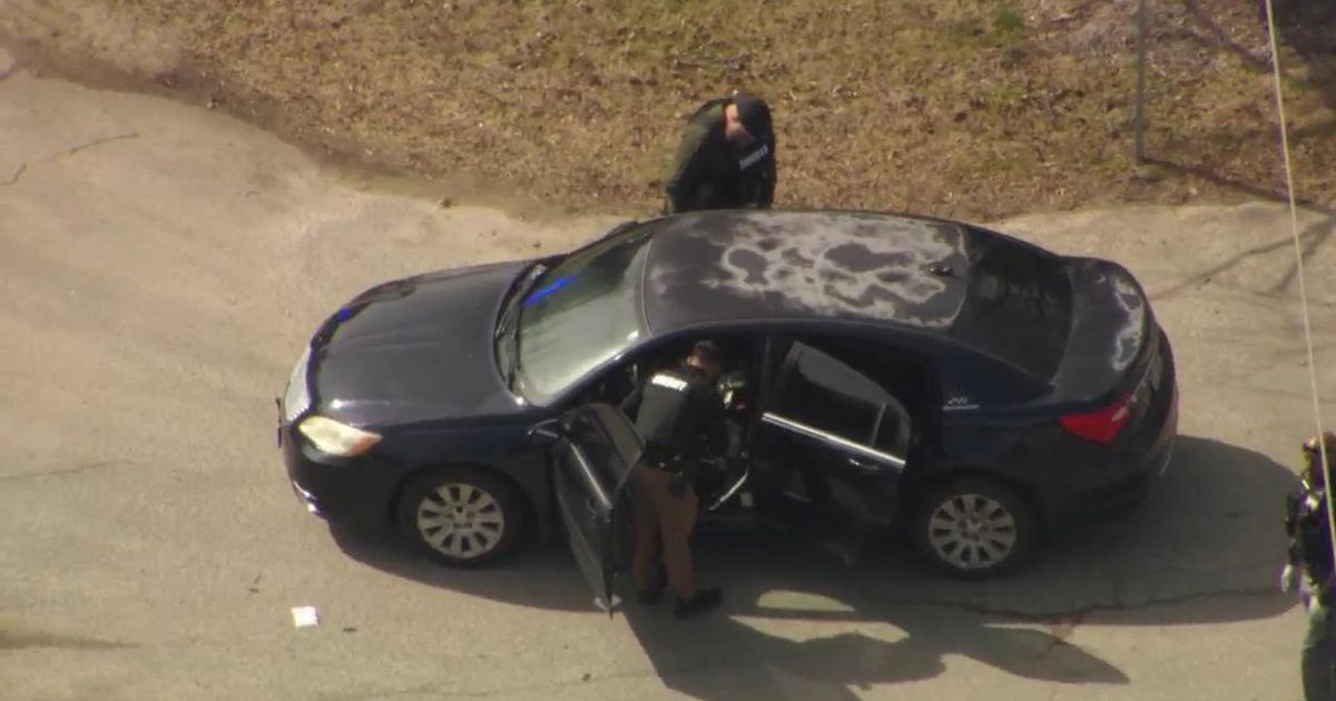 2 hospitalized with gunshot wounds: Driver, passenger pull into Durham sheriff's office driveway