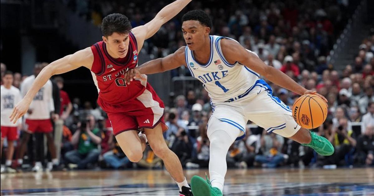 'No business playing': Foster's rapid return from injury powers Duke past St. John's in Sweet 16