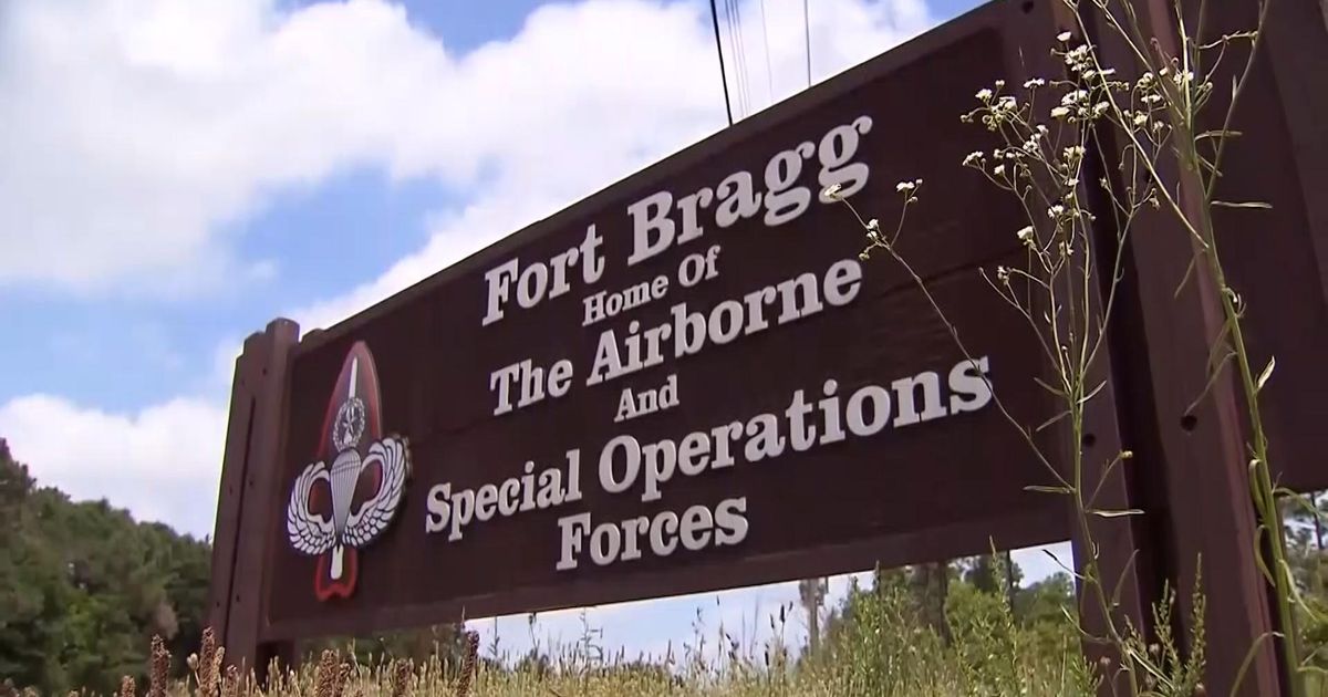 Veterano de Fort Bragg acusado de compartir información militar sensible puesto bajo arresto domiciliario