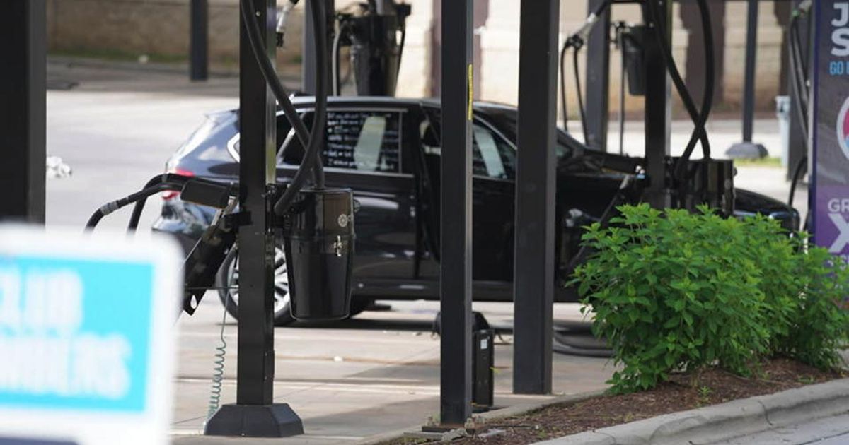 Apex car wash evacuated after a man accused of making violent political threats