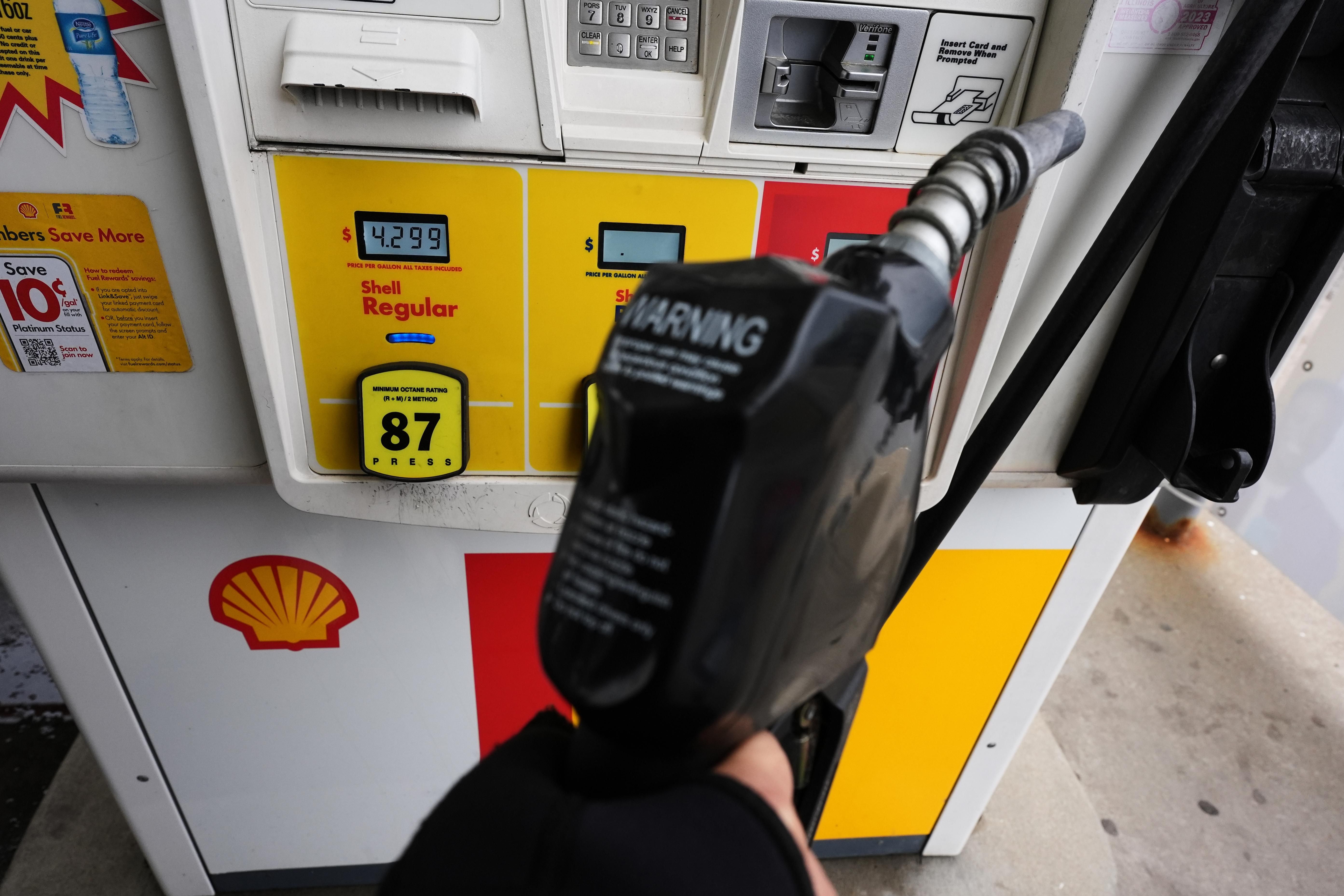 Gas prices soar again: National average tops $4.50, average in Raleigh is $4.17