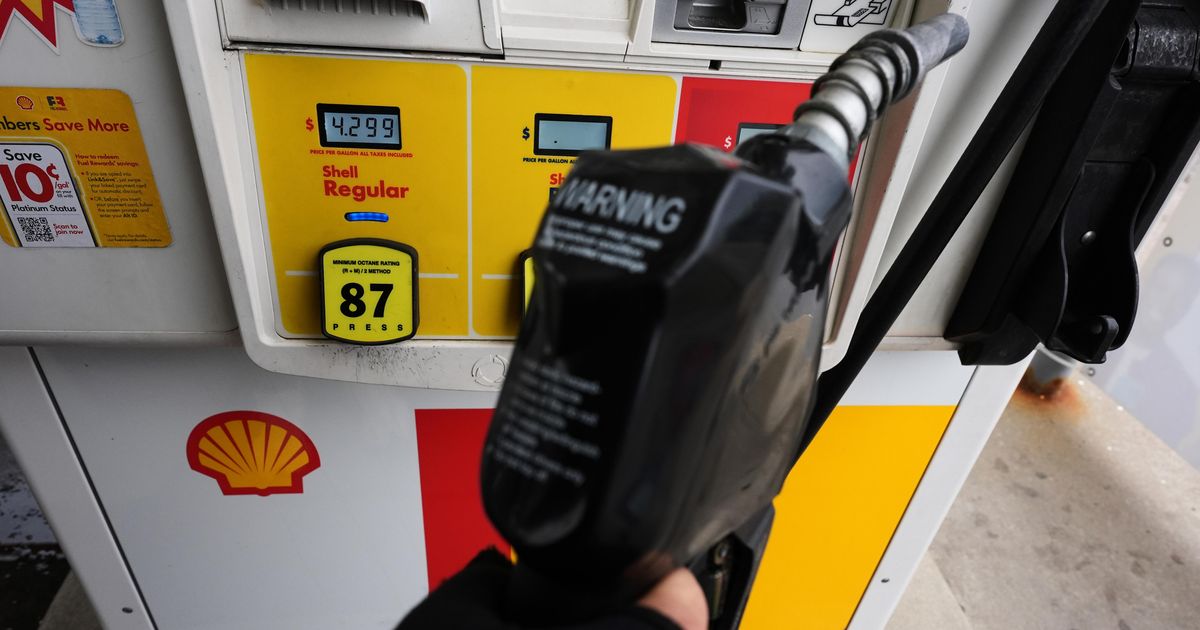 Gas prices soar again: National average hits $4.30, average in Raleigh is $4.12