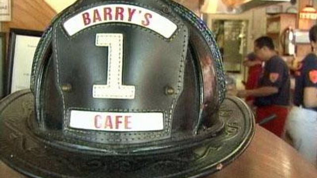 Raleigh restaurant feeds firefighters, wins award