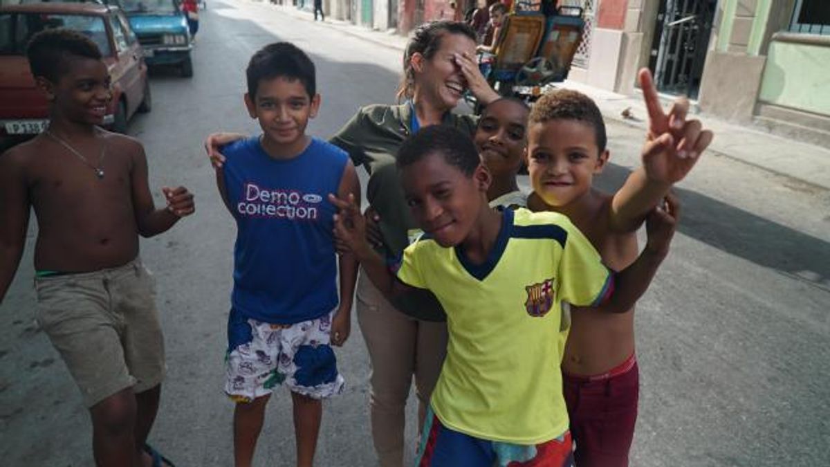 Children playing in Havana