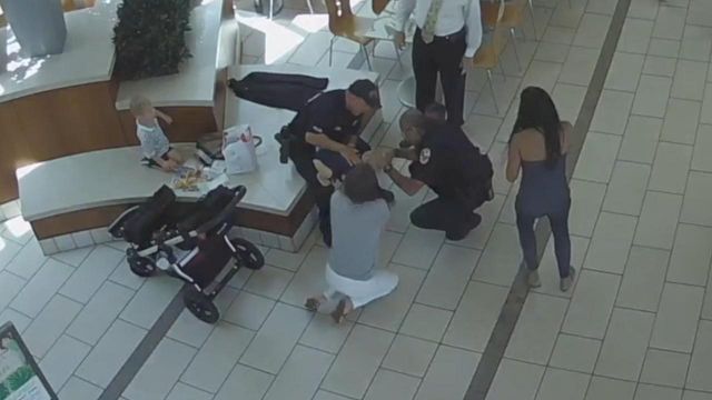 Police save choking baby at Florida mall