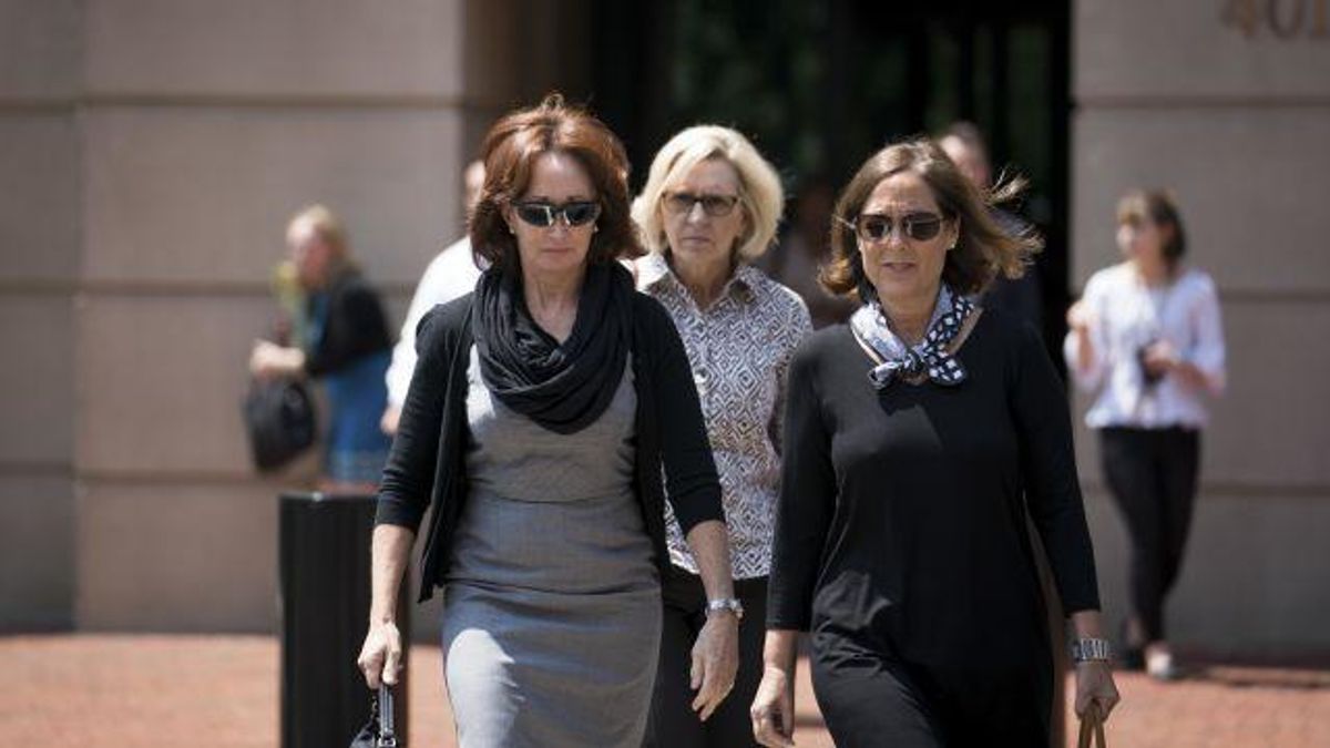 Witnessing History at Manafort Trial, If You Can Stay Awake