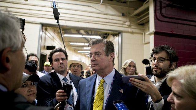 Manafort agrees to assist special counsel