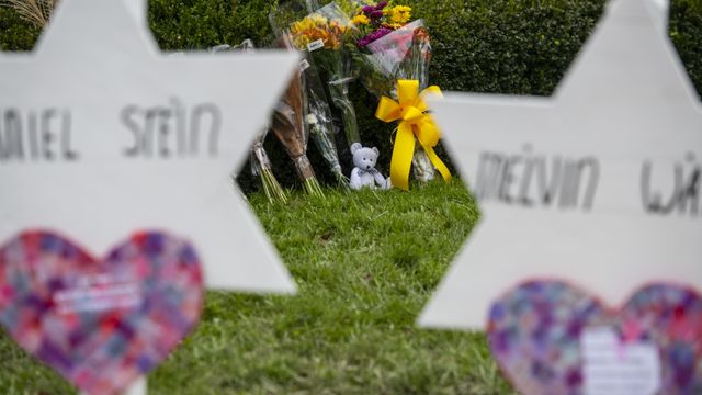 Funerals begin for victims of synagogue shooting