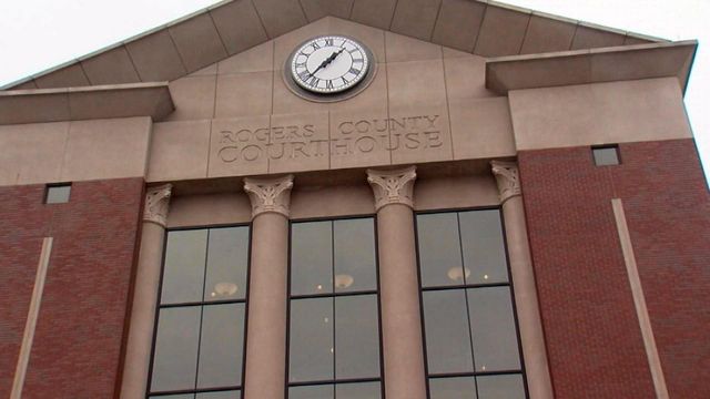 Okla. lawyer's bed bugs close courthouse
