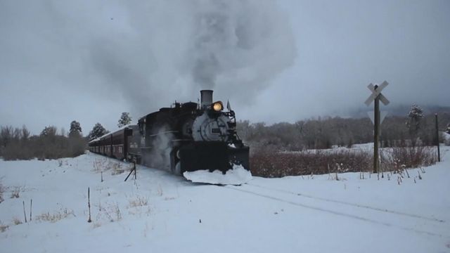 Train transforms into riding the rails with Santa in New Mexico