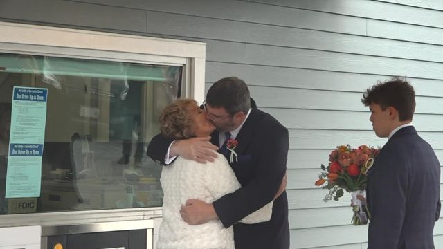 Maine couple marry at bank drive through window