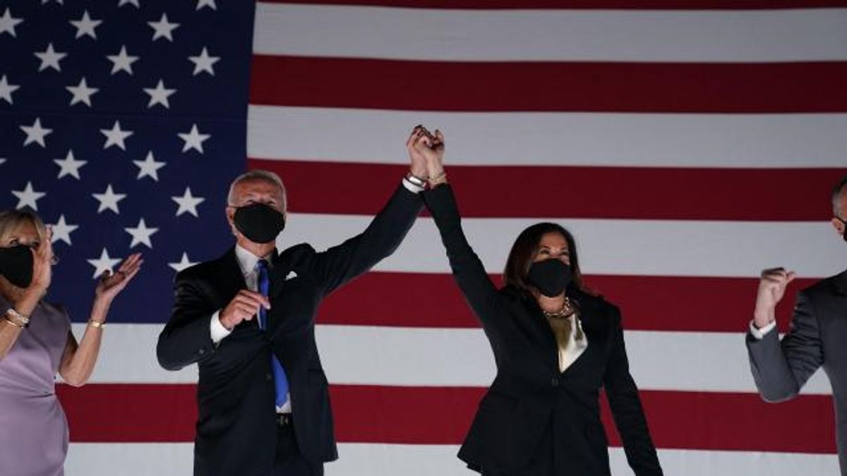 Joe Biden Accepts Democratic Nomination: ‘I Will Draw on the Best of Us’