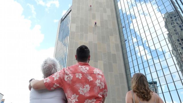 Here comes the bride! - Ohio woman rappels to wedding ceremony