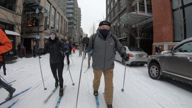 Skiers take over Portland streets 