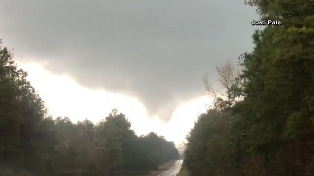Tornado caught on camera in Alabama 