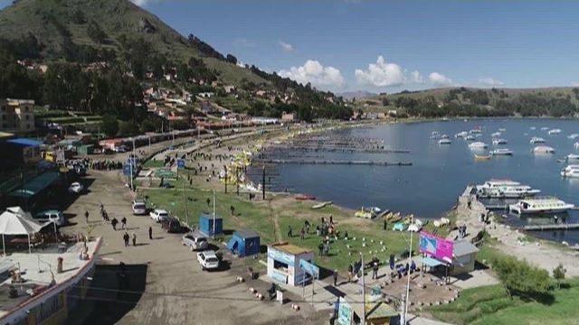 Huge Earth Day cleanup effort underway at Lake Titicaca