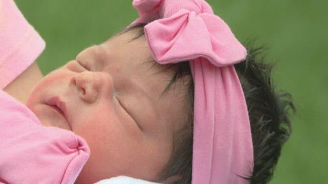 Rhode Island woman gives birth on the side of the road