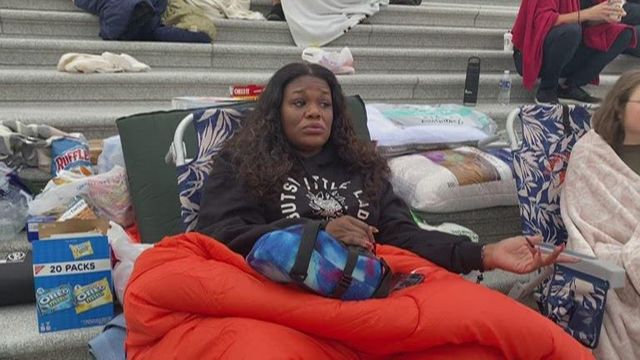 Congresswoman spends night on U.S. Capitol steps in plea for eviction ban extension