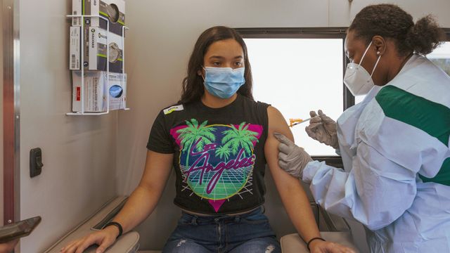 Teens able to get booster shots just as coronavirus' omicron variant spreads