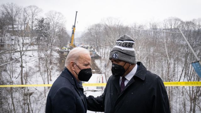 Biden talks infrastructure on day of Pittsburgh bridge collapse