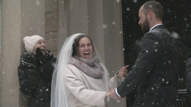 Blizzard doesn't stop couple's outdoor wedding