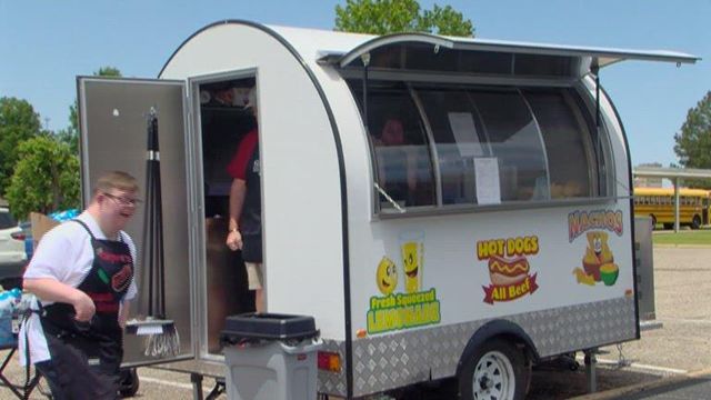 High School grad's dream of opening food truck comes true a week later