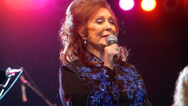 Country music great Loretta Lynn dies at 90