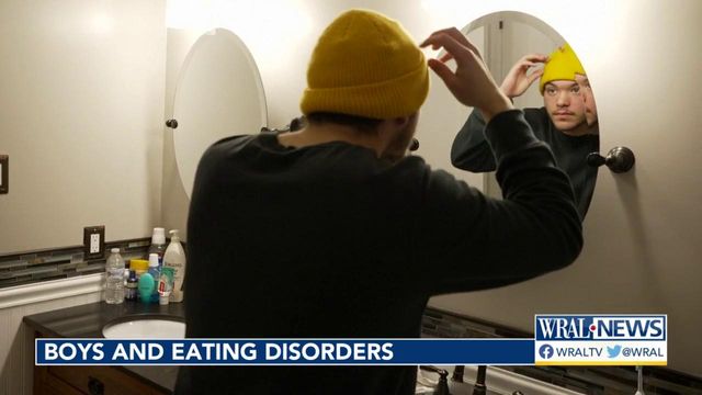 'Not just a girl thing': Family explains how teen boys struggle with eating disorder 