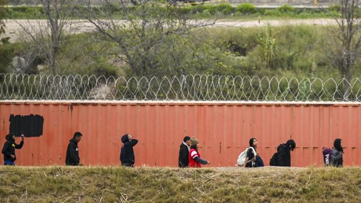 Illegal Border Crossings Plummeted in January