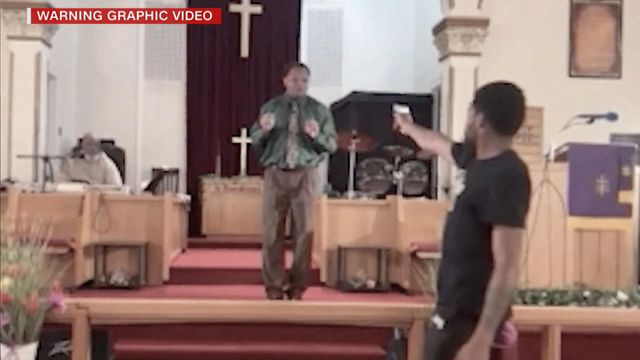Worshippers confront armed teen in La. church