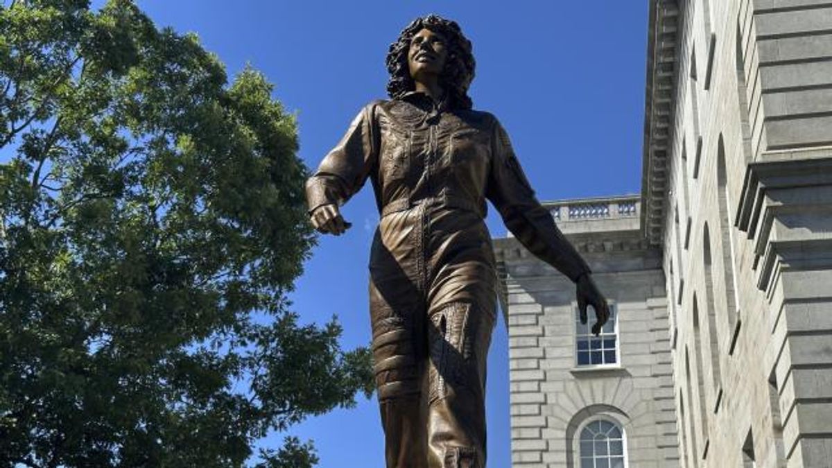 Christa McAuliffe-Statue