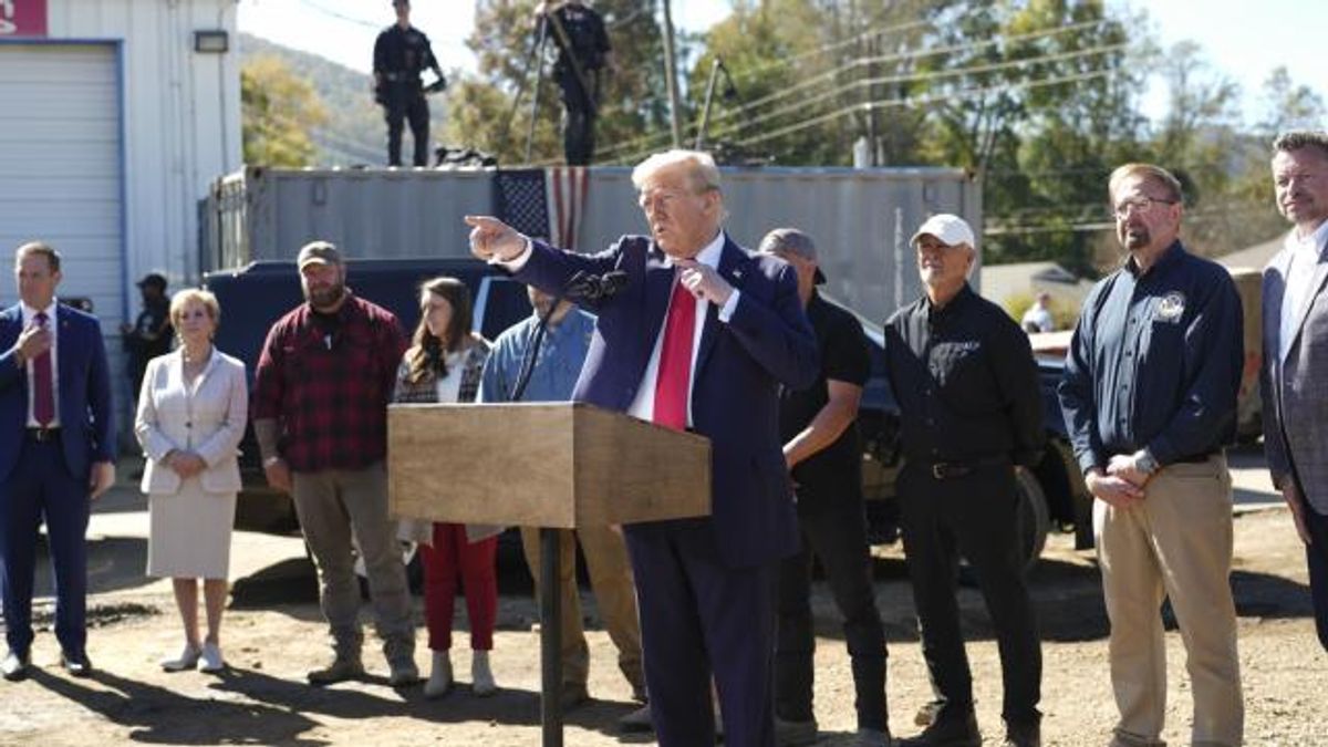 Trump Calls Harris ‘Lazy’ as the Campaigns Trade Jabs About Who Is More Tired