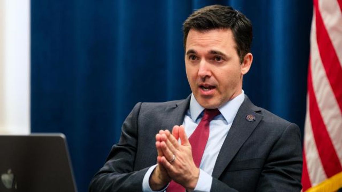 Wonky TikTok Videos Behind Swing State Democrat’s Rise