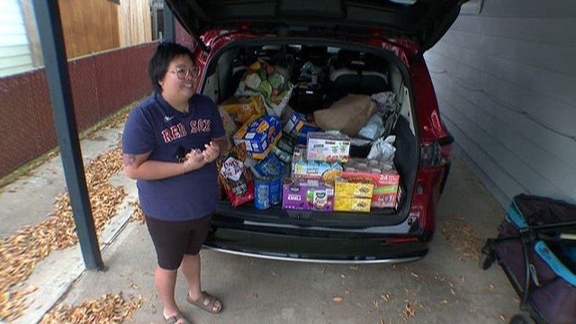 With SNAP in limbo, woman hands out more than candy at Halloween