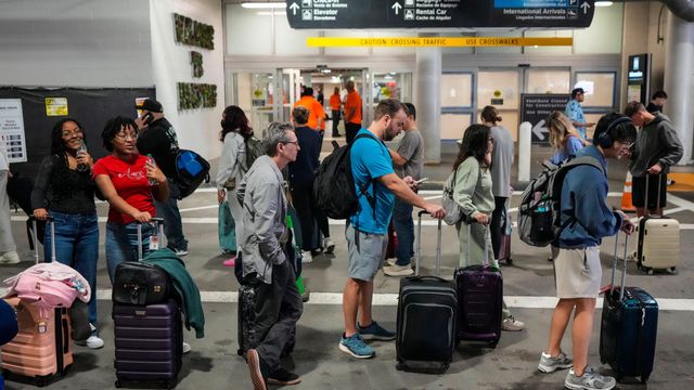 Storms, Shutdown Cancel More US Flights