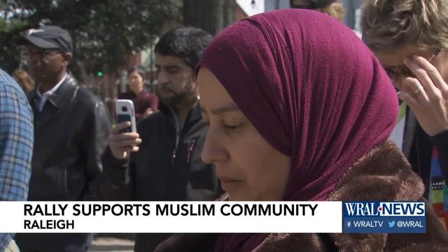 Raleigh residents show support for Muslim community 