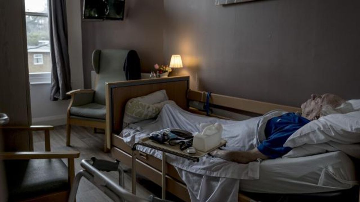 Behind the Lines of Britain’s COVID War