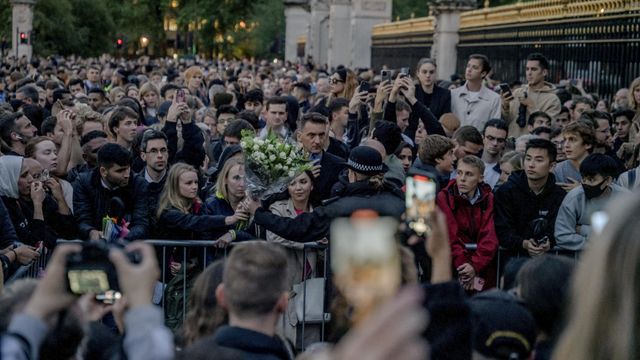 UNC students studying in London part of history-making day