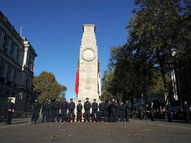 300,000 join pro-Palestinian rally in London as scores of counter