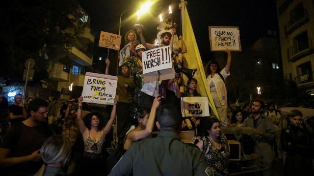 Protesters hold signs in support of Gaza hostages near Prime Minister Benjamin Netanyahu's residence, during a demonstration calling for his ouster. (Ronen Zvulun/Reuters via CNN Newsource) Protesters hold signs in support of Gaza hostages near Prime Minister Benjamin Netanyahu's residence, during a demonstration calling for his ouster. (Ronen Zvulun/Reuters via CNN Newsource)