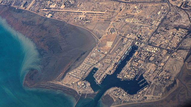 As Oil Prices Hit Four-Year High, Trump Urges Reopening of Strait of Hormuz