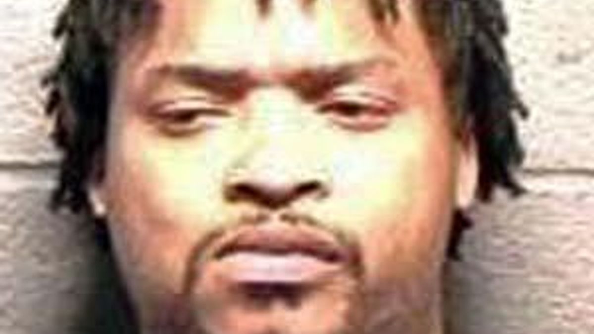 Tremain Antoine Jones wanted in 1/1/09 beating, robbery durham