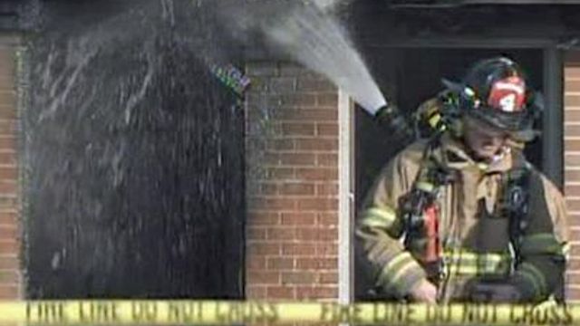 Firefighters battle Raleigh apartment complex fire