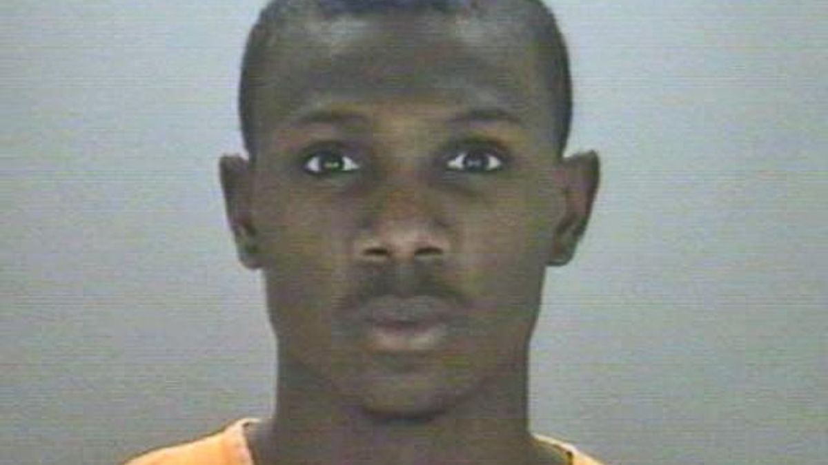 Jamal Antonio McRae - mug shot 3/2008 - wanted in robbery at Wal
