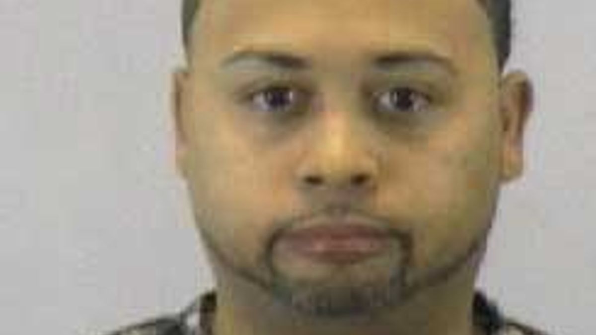 Robert Gonzalez - mug shot - wanted in Wayne County on forgery, fraud charges