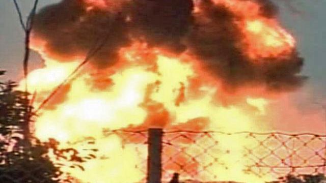 Raw: Lightning sparks gasoline tank farm fire