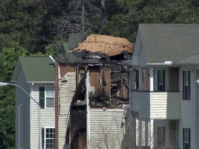 Spring Lake apartment fire displaces at least a dozen