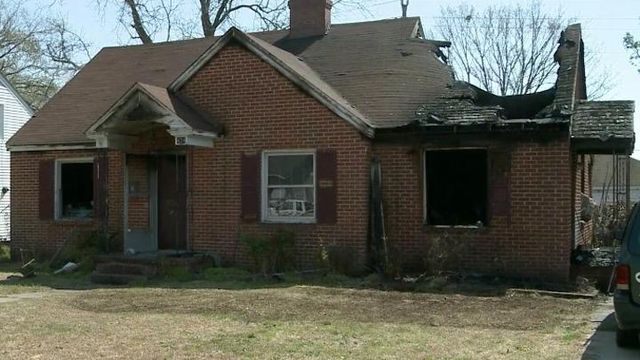 Roanoke Rapids man dies in house fire